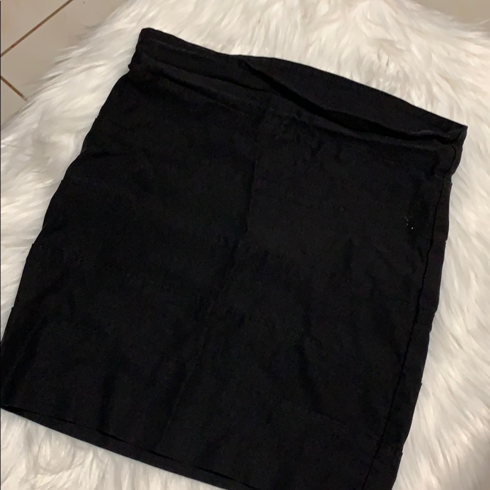 Charlotte‎ Russe size small black fitted skirt